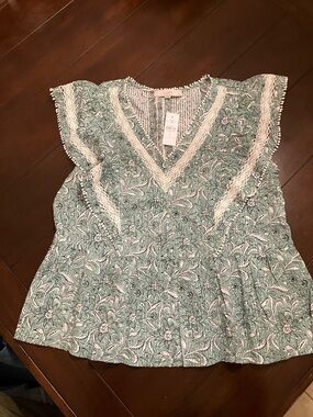 LOFT Green Floral Lace-Trim V-Neck Flutter Sleeve Top